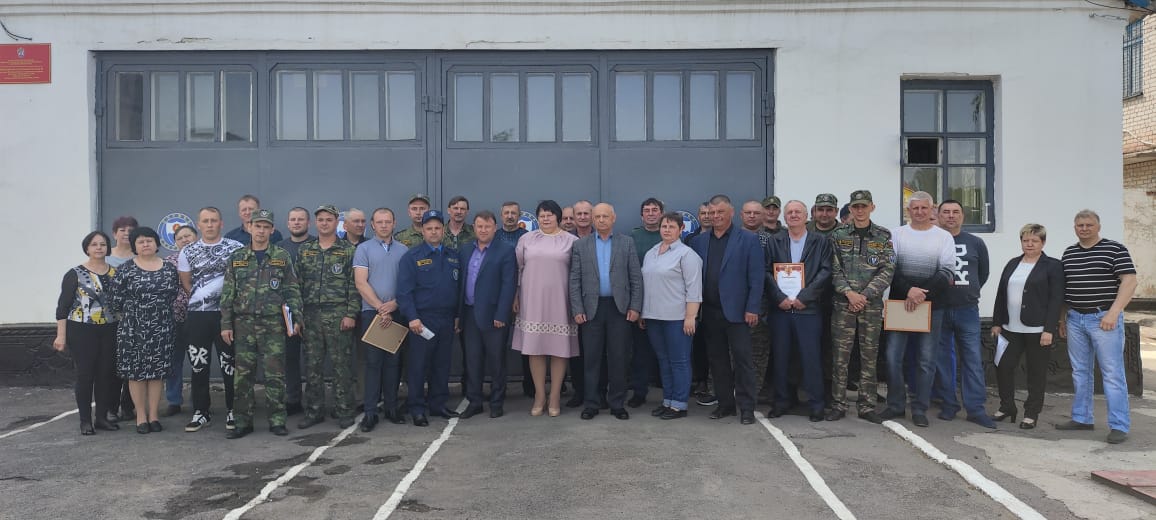 Петропавловка. Поздравили работников пожарной охраны и профессиональным праздником..