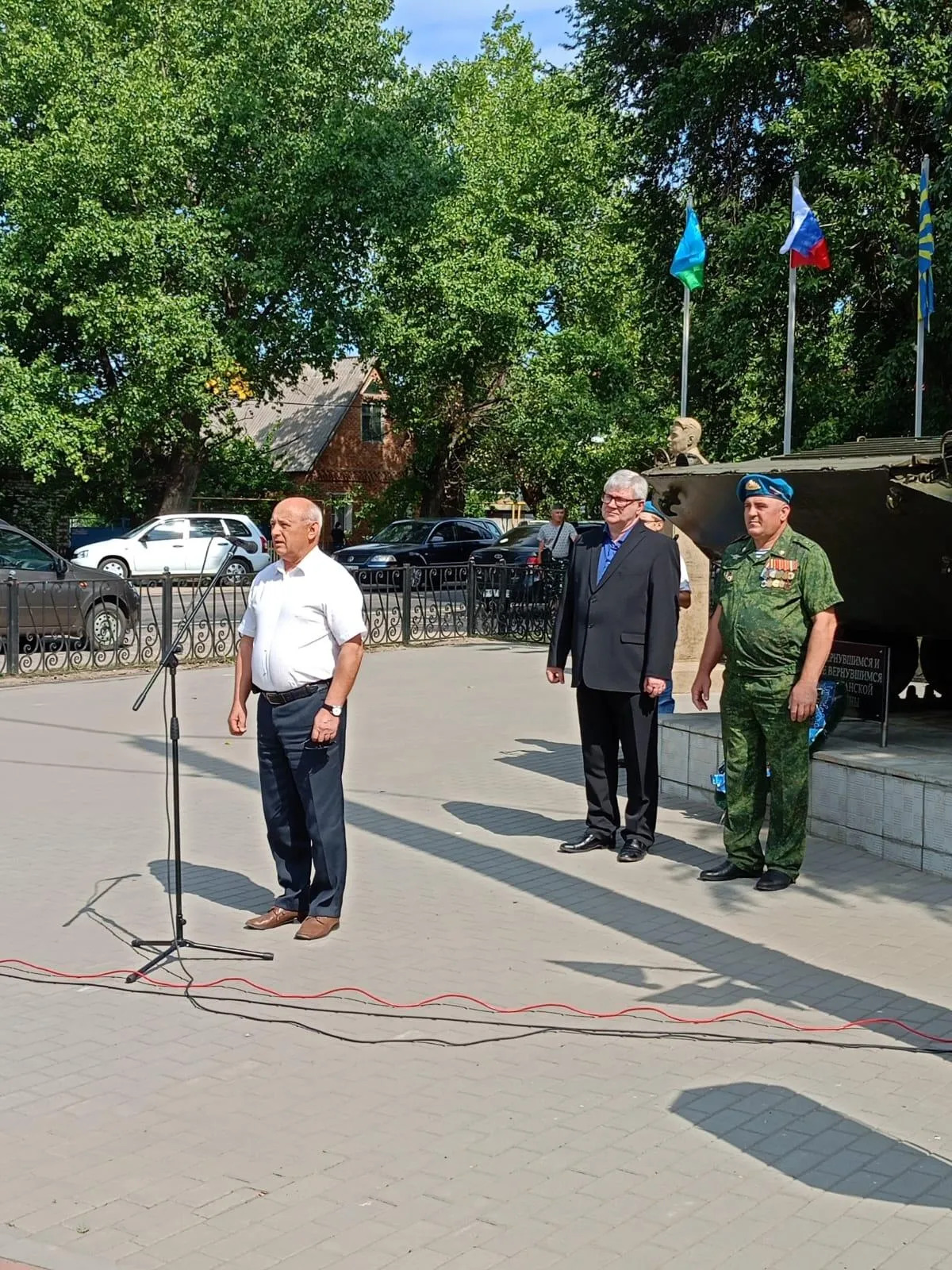 Петропавловка.  Поздравили десантников с Днем ВДВ.