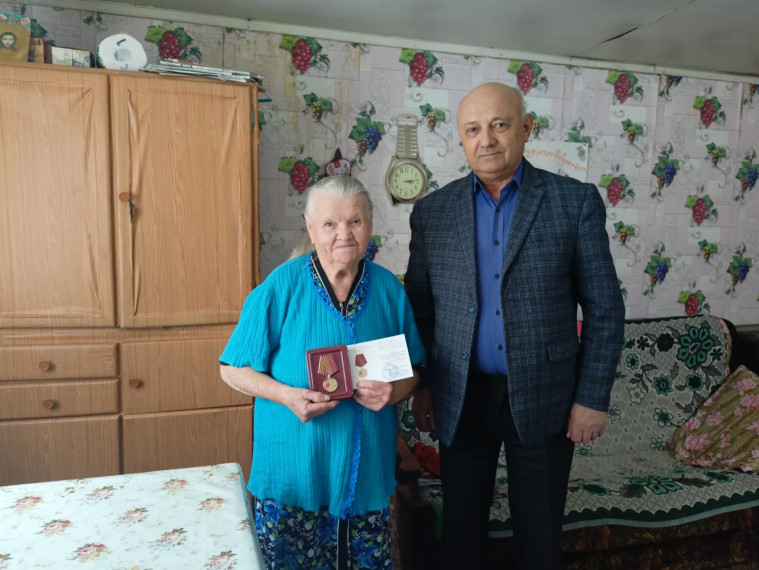 Петропавловка. Вручение юбилейных медалей к 80- летию Великой Победы.. Петропавловка. Вручение юбилейных медалей к 80- летию Великой Победы..